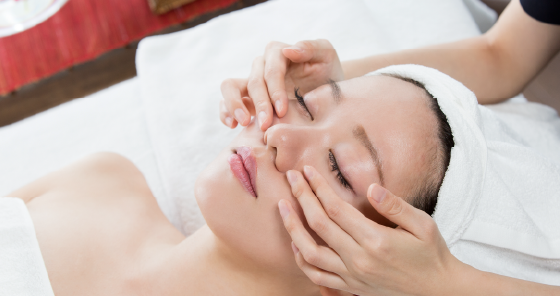 メスを使用しない、切らずにリフトアップが可能(非侵襲治療)