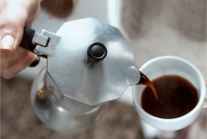 食後にカフェインを摂る